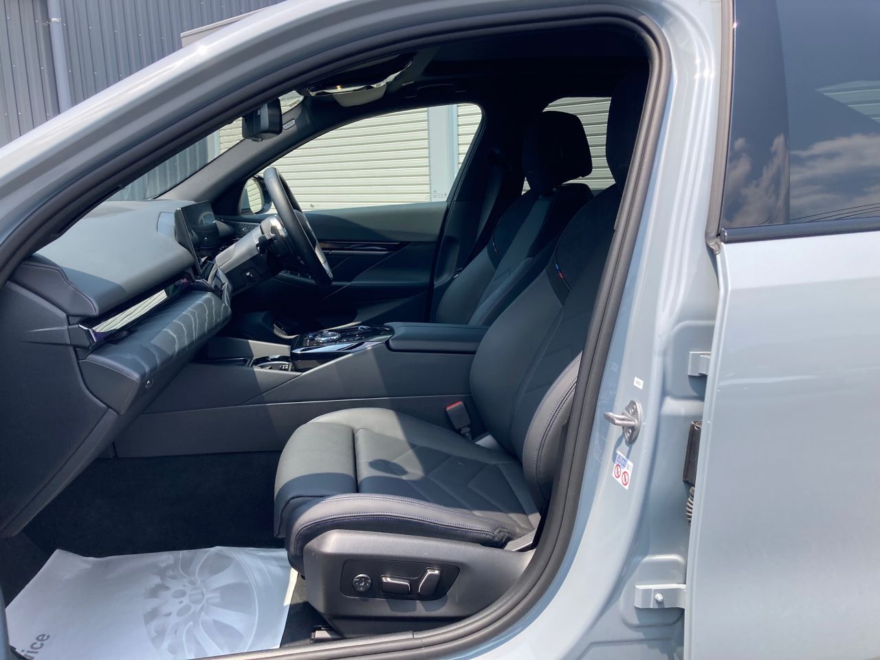 BMW i5 eDrive40 Sedan RHD