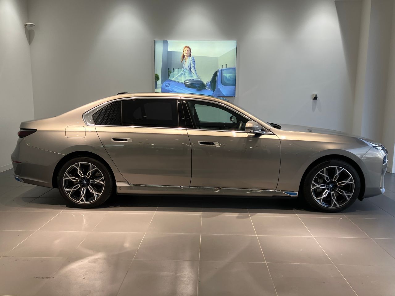 i7 xDrive60 Sedan RHD
