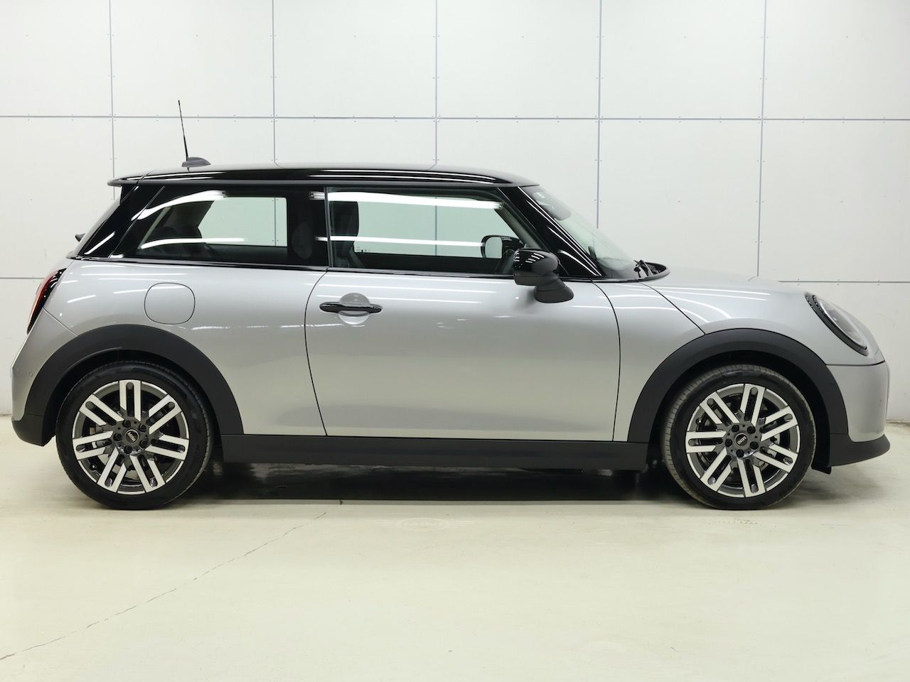 F66 MINI Cooper C 3Dr