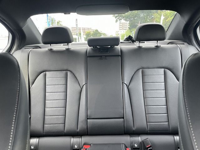 G20 330e Saloon RHD