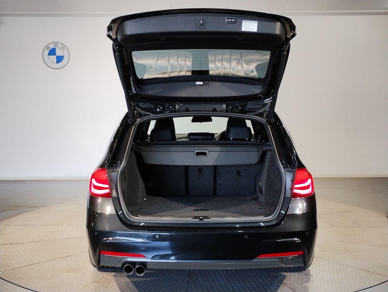320D TOURING RHD