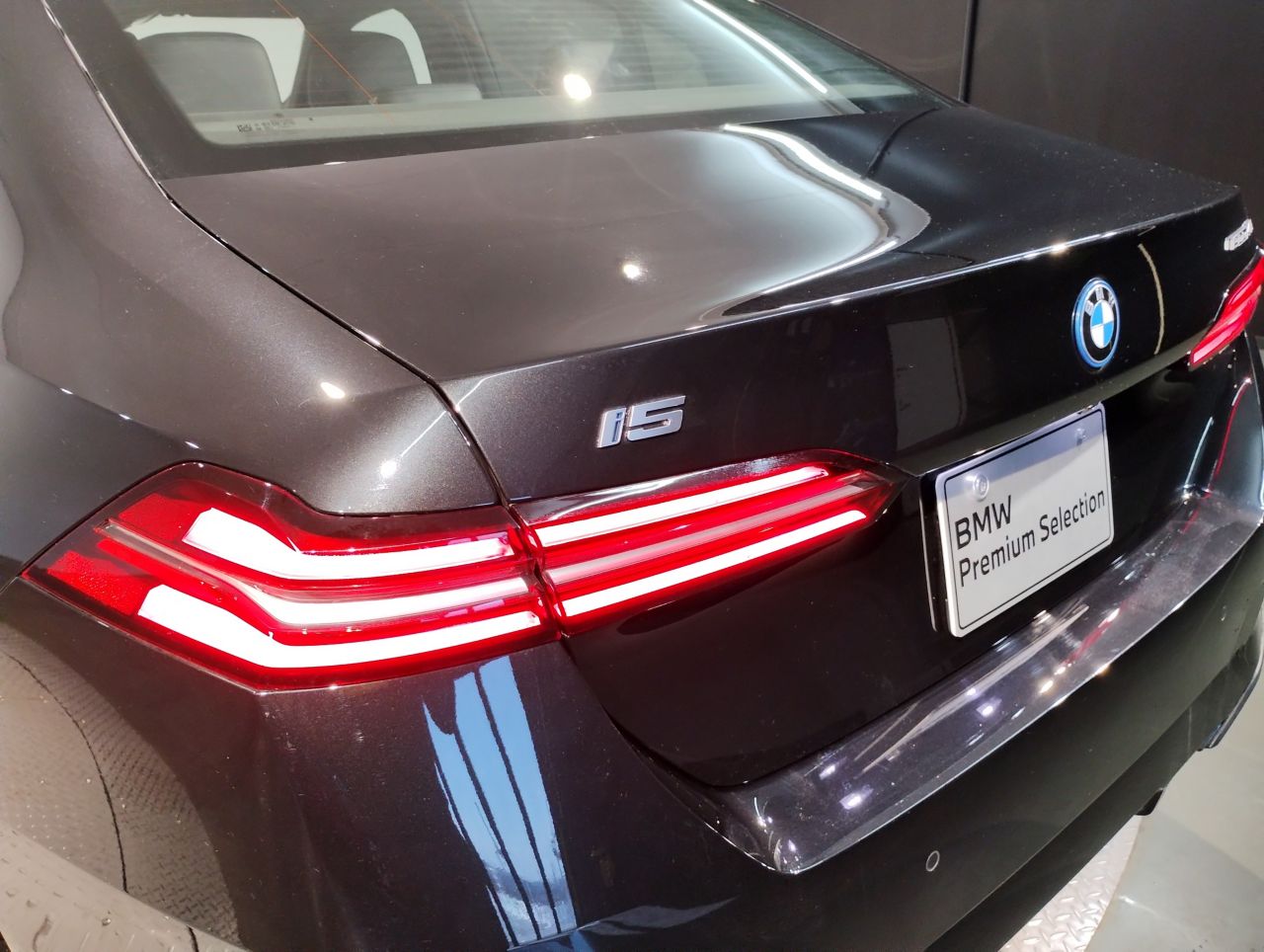 BMW i5 eDrive40 Sedan RHD