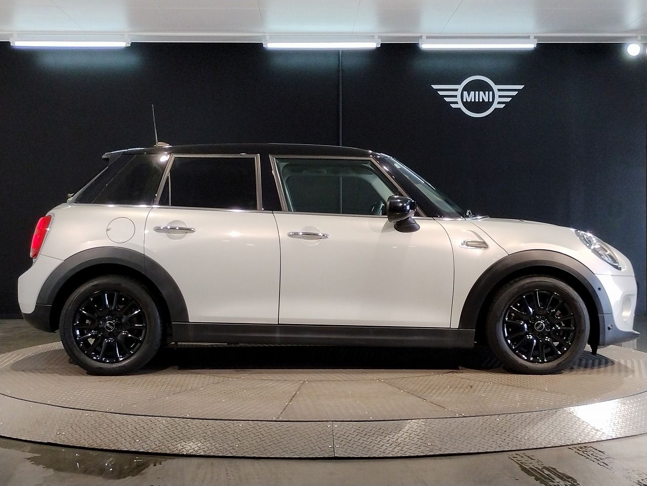 MINI F55 Cooper D 5dr Hatch LCI
