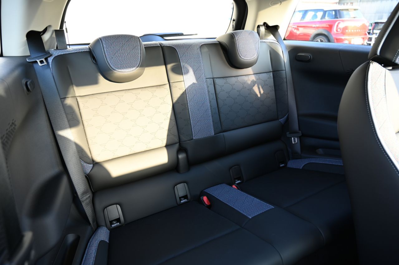 J01 MINI Cooper E