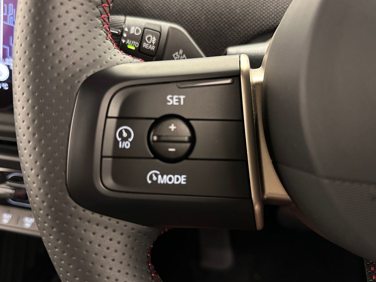 J01 MINI Cooper SE