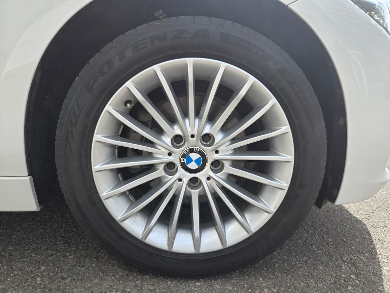 320I XDRIVE SEDAN RHD