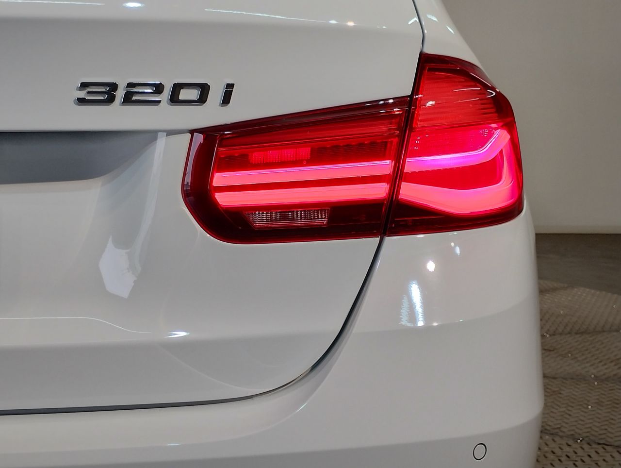 320I TOURING RHD