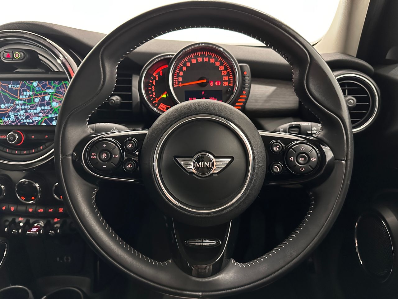 F55 COOPER S D(AT)