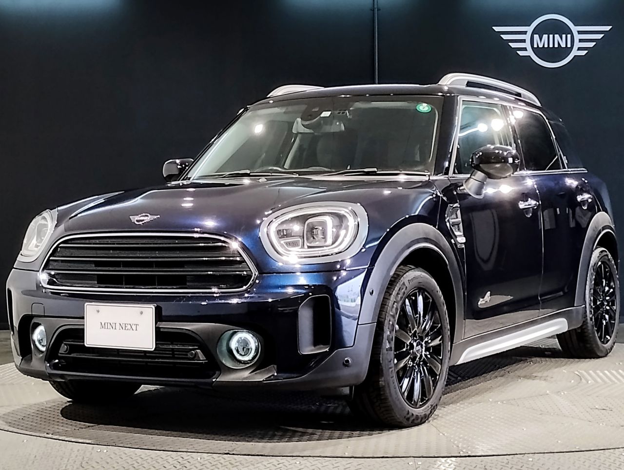 THE NEW MINI COOPER D CROSSOVER ALL4.