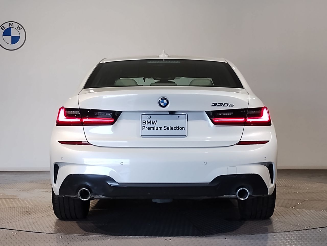 G20 330e Saloon RHD
