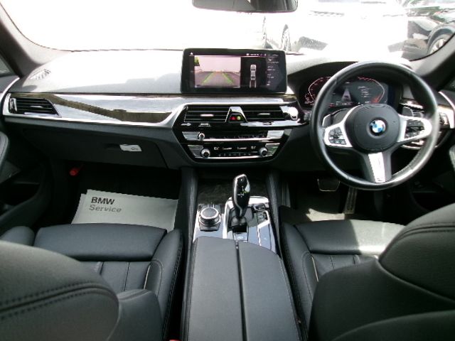 520d xDrive Sedan RHD