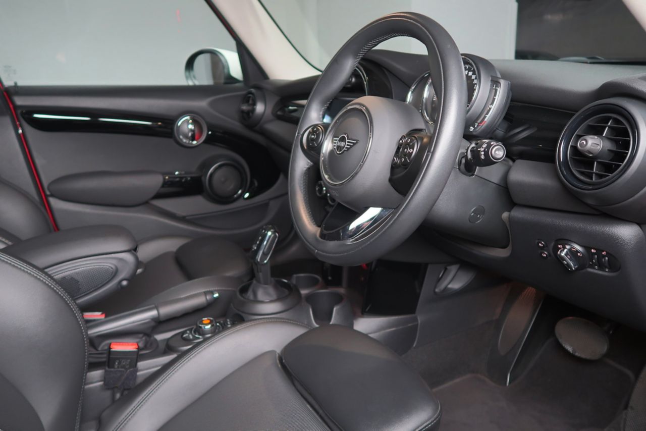 F55 MINI Cooper 5-Door Hatch LCI