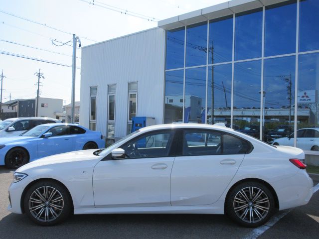 G20 320d xDrive RHD Saloon