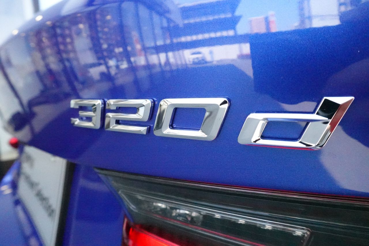 320d xDrive Berline RHD