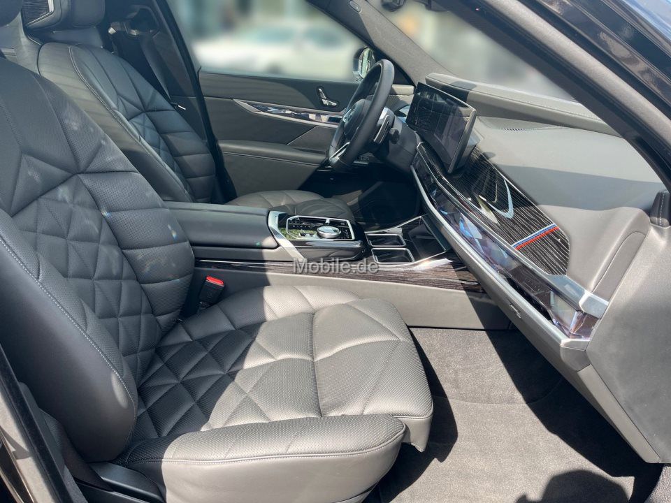 BMW 740