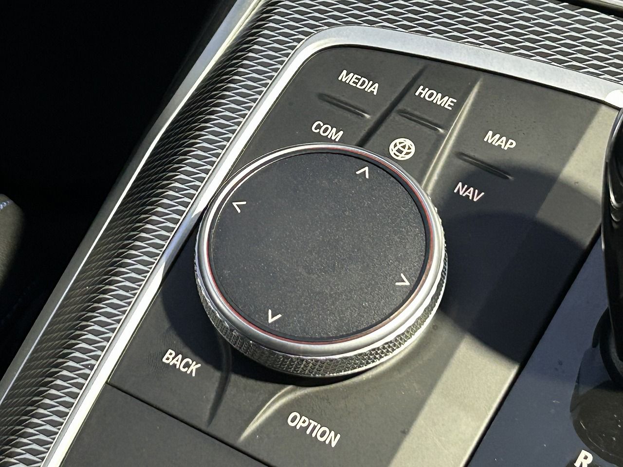 G20 320d xDrive RHD Saloon