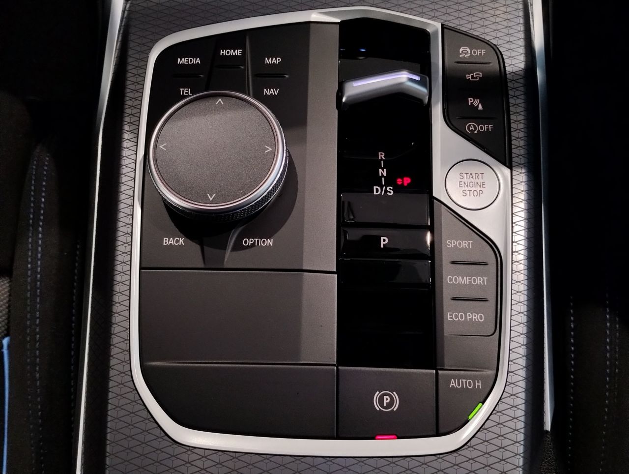 320d xDrive Berline RHD