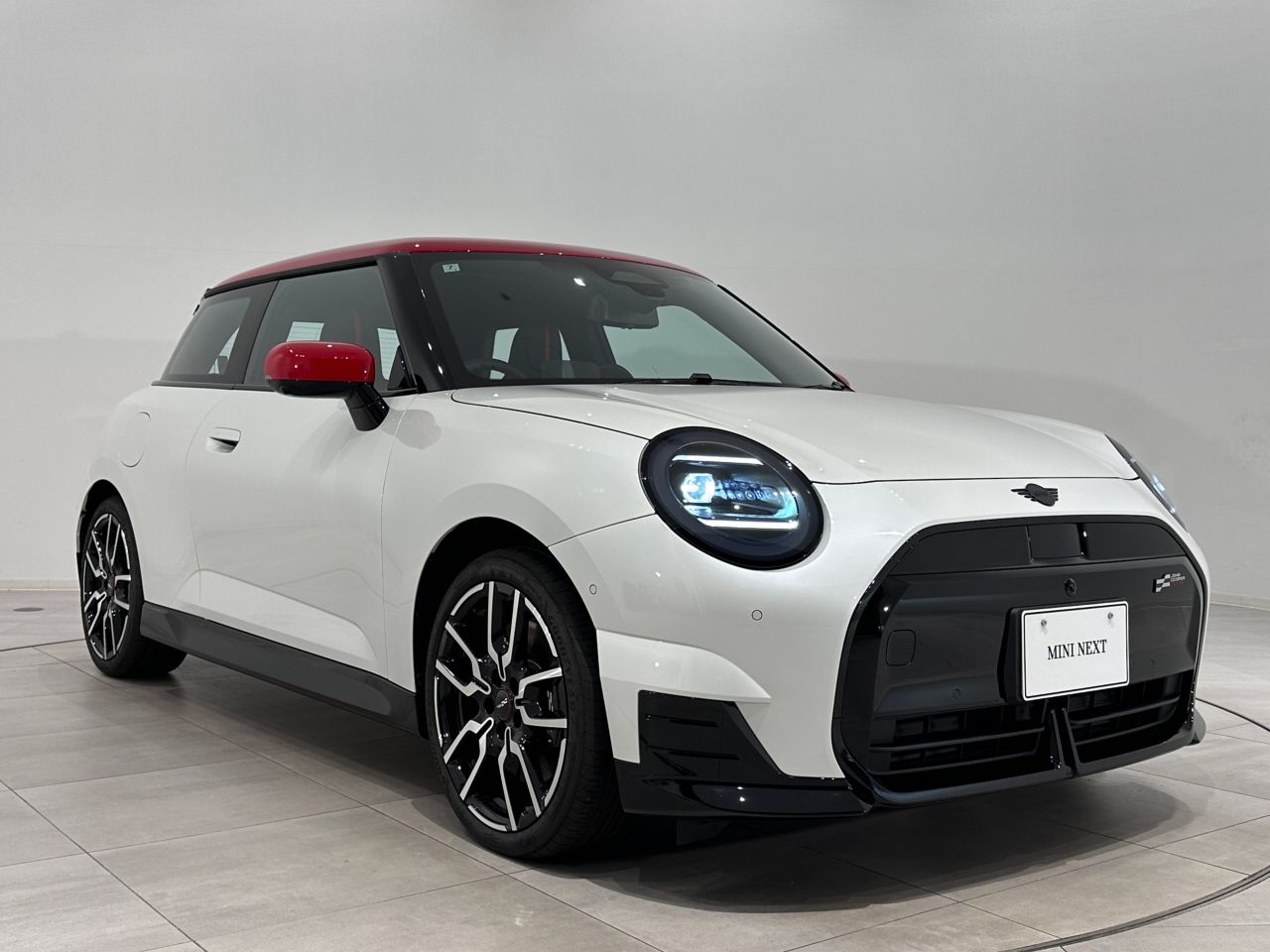 J01 MINI Cooper SE