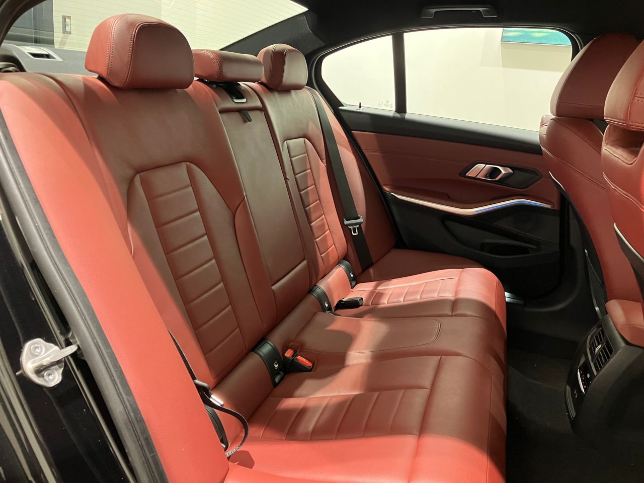 G20 330e Saloon RHD