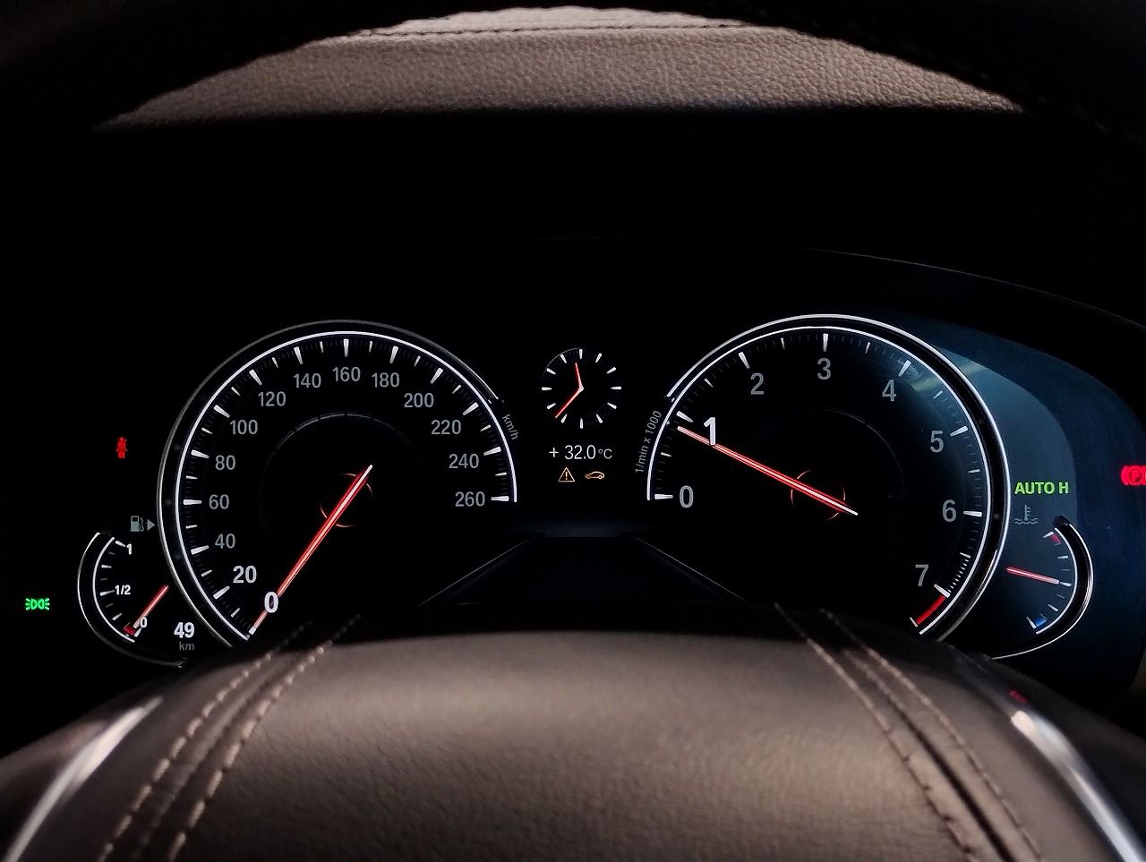 523I