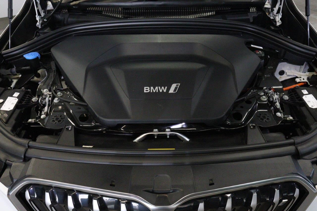 U11 iX1 xDrive30
