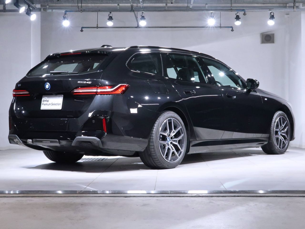 BMW i5 eDrive40 M Sport RHD