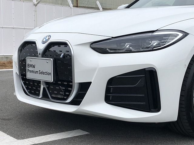 G26 i4 eDrive40 RHD
