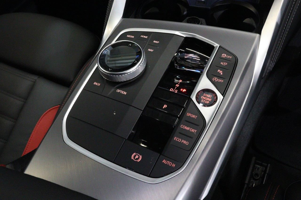 G** ***i G*** C**** ***