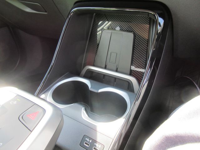U11 iX1 xDrive30