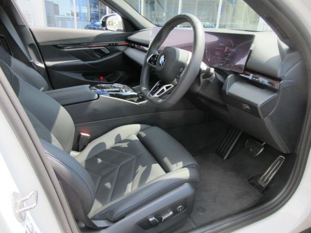 520i Sedan RHD