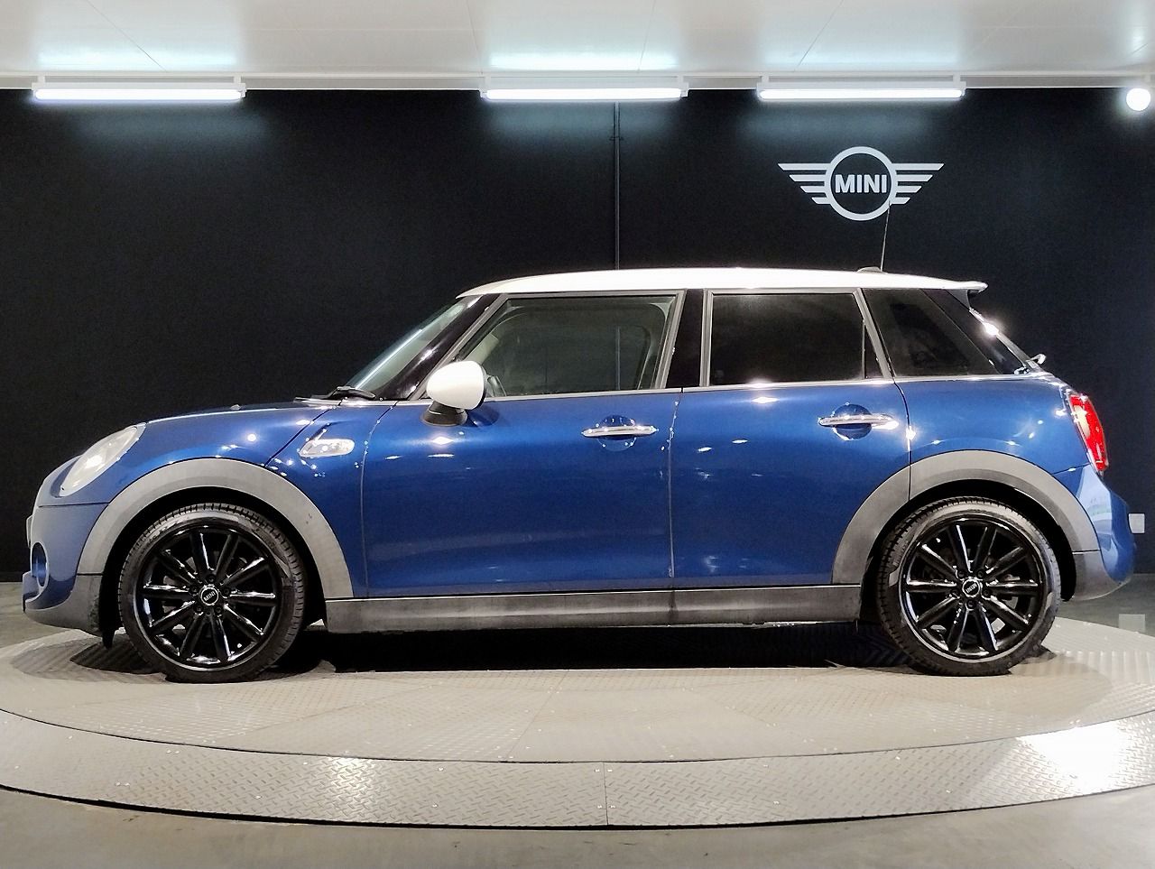 F55 COOPER S D(AT)