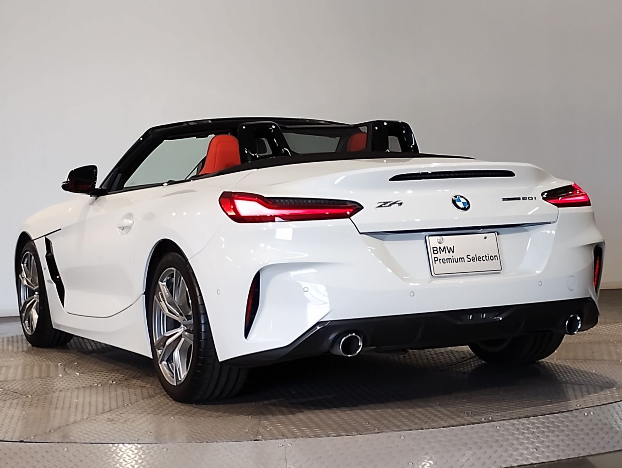 G29 z4 sDrive20i RHD