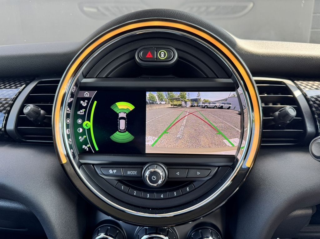 F55 COOPER S D(AT)