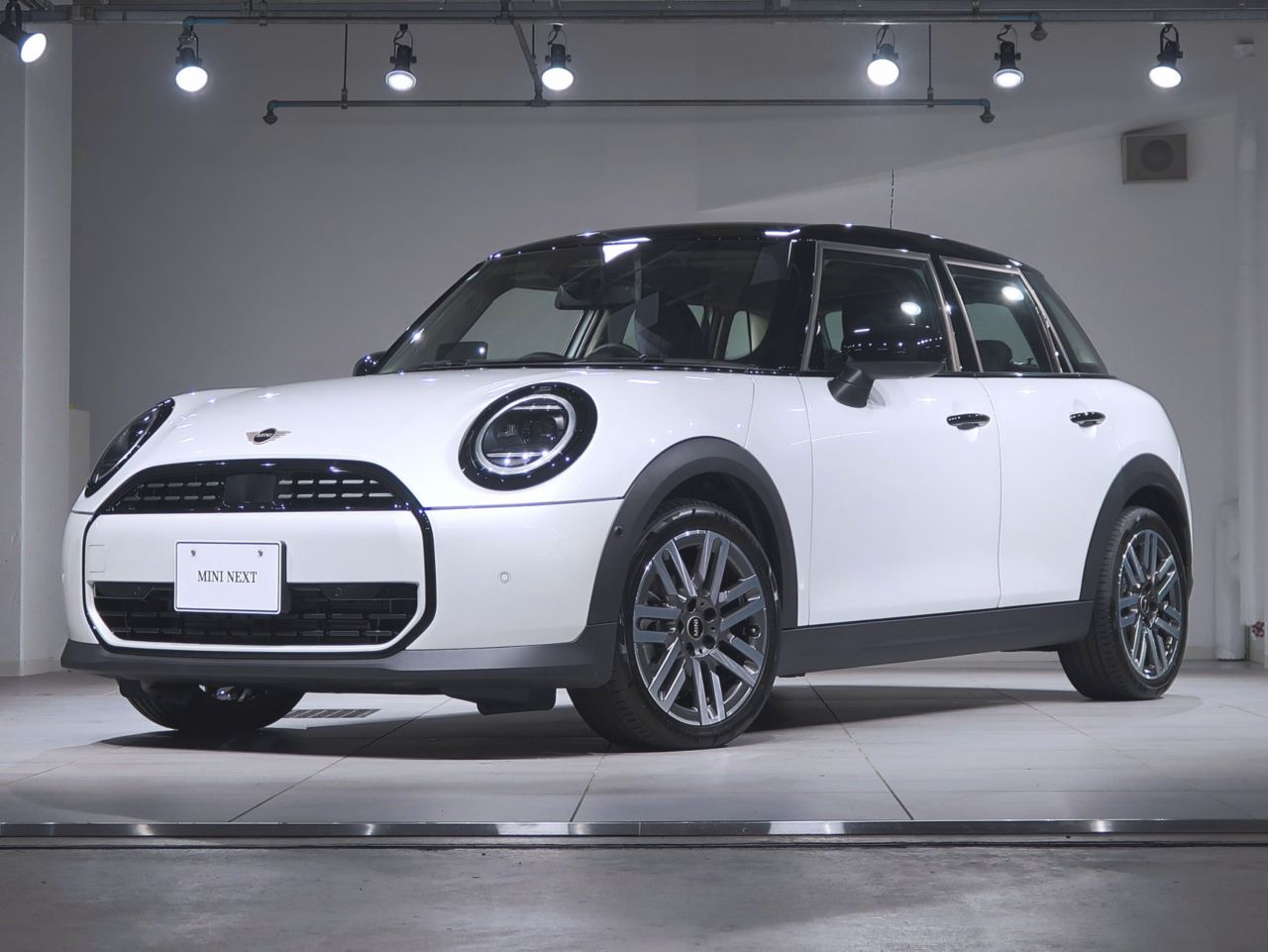 THE NEW MINI COOPER (5 DOOR) C