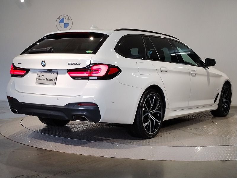 520d xDrive Touring RHD