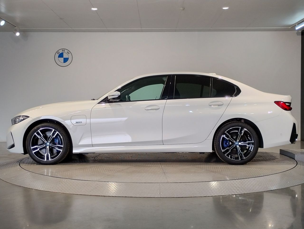 G20 330e Saloon LCI RHD MX