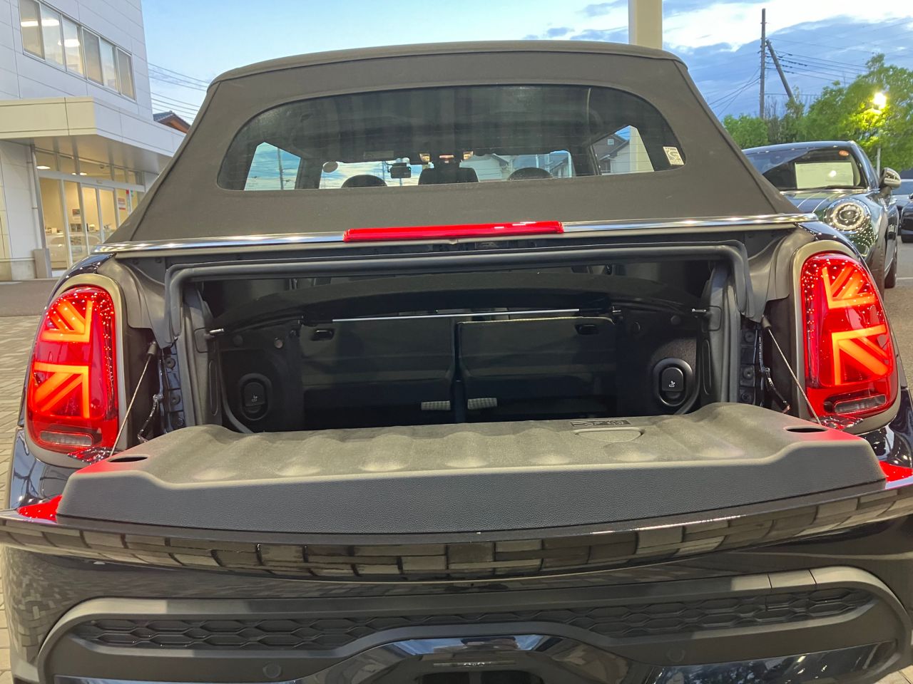 MINI Cooper S Convertible RHD
