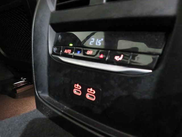320d xDrive Berline RHD
