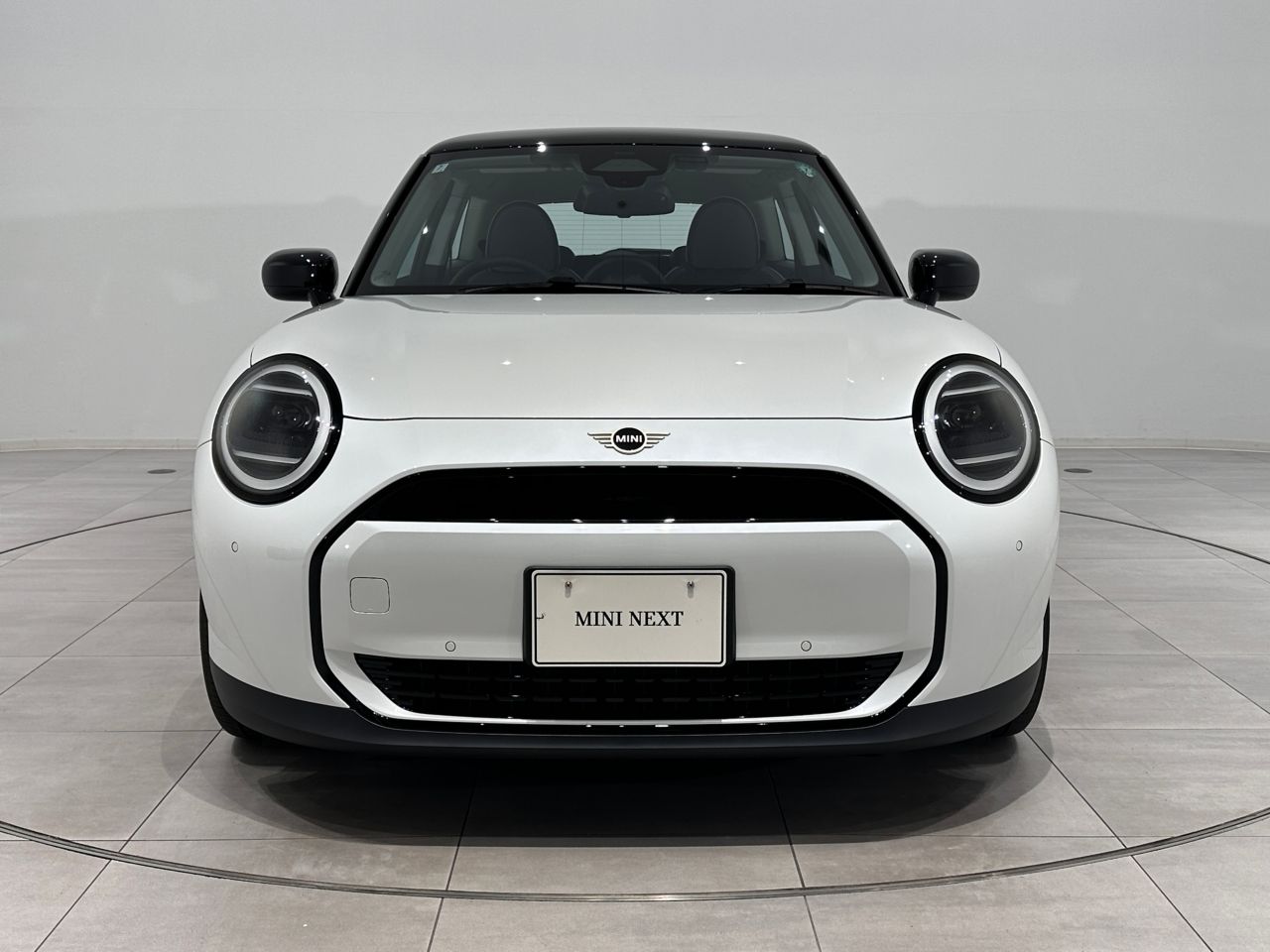 J01 MINI Cooper E
