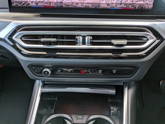 320d xDrive Berline RHD