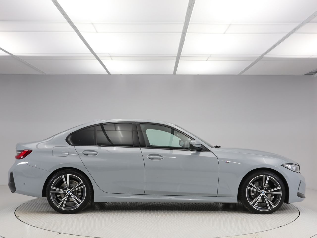 320d xDrive Berline RHD