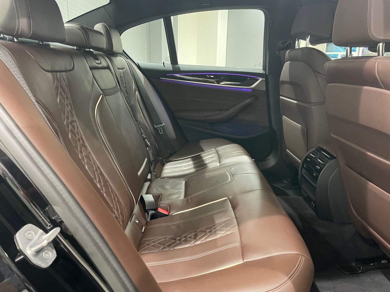 530e Sedan RHD