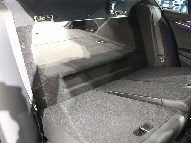 530e Sedan RHD