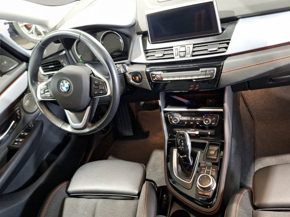 BMW 218
