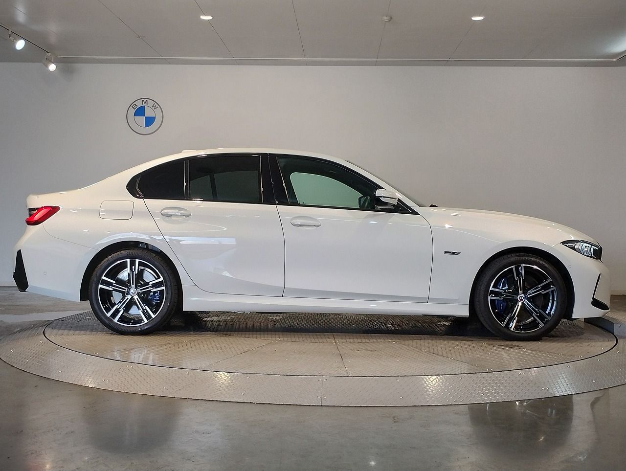 G20 330e Saloon LCI RHD MX