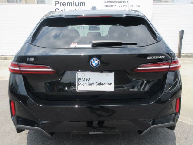 BMW i5 eDrive40 M Sport RHD