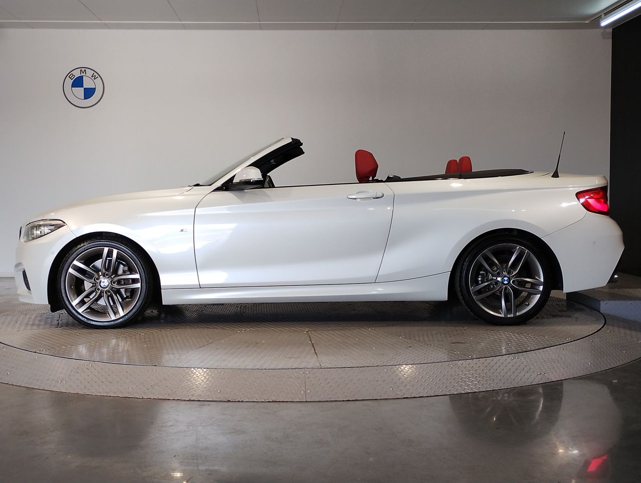 220I CABRIOLET RHD