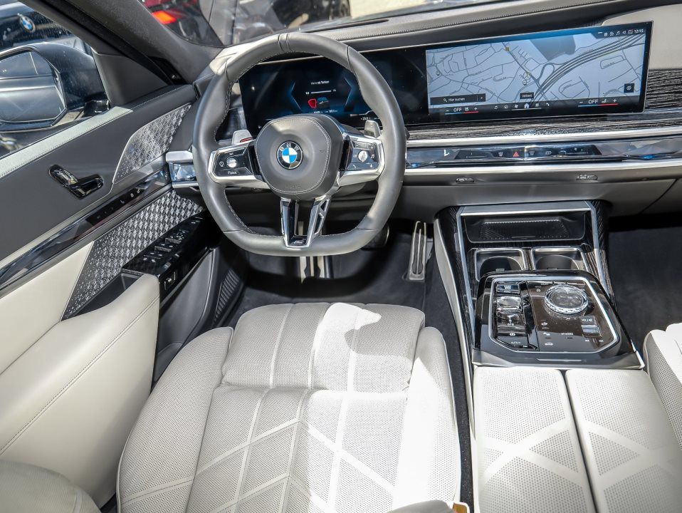 BMW 740
