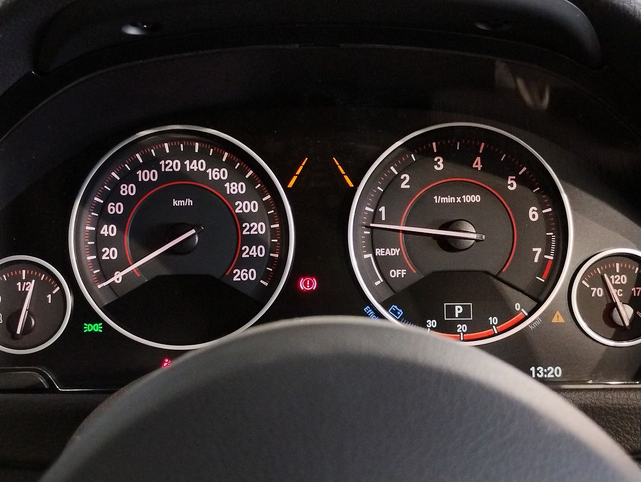 320I SEDAN RHD