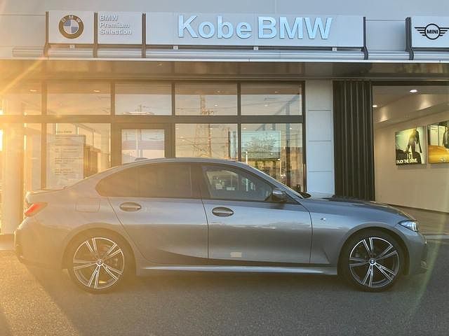 320d xDrive Berline RHD